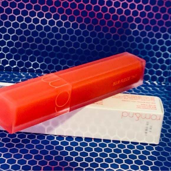 Lip Tint & Lip Blur Duo Deal!! Get both lip products for 1 great price ❤️ - Picture 5 of 11